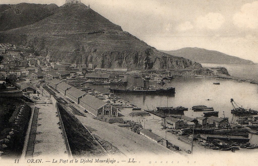 63 le port au pied du Murdjajo.JPG